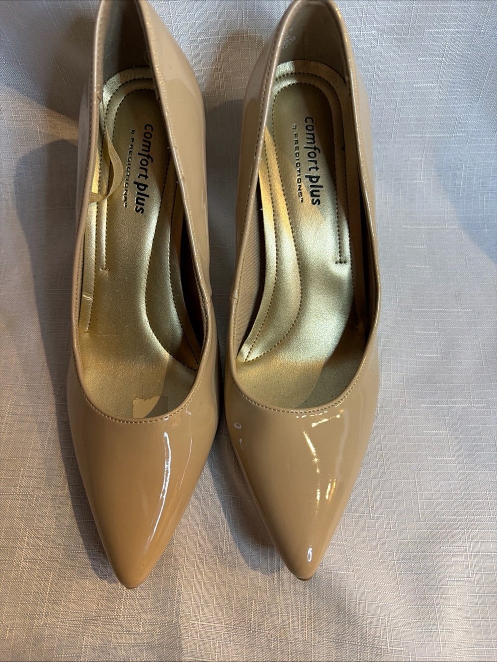 Comfort Plus by Predictions Heels Womens 7 Pumps Beige Patent Leather Casual